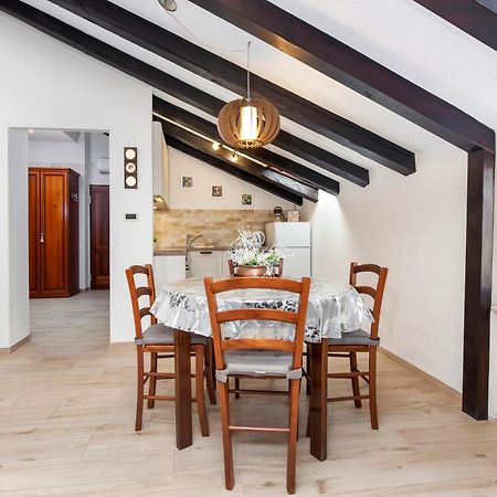 Rovigno Bella Sea View Apartment エクステリア 写真