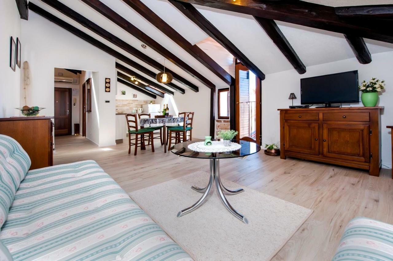 Rovigno Bella Sea View Apartment エクステリア 写真