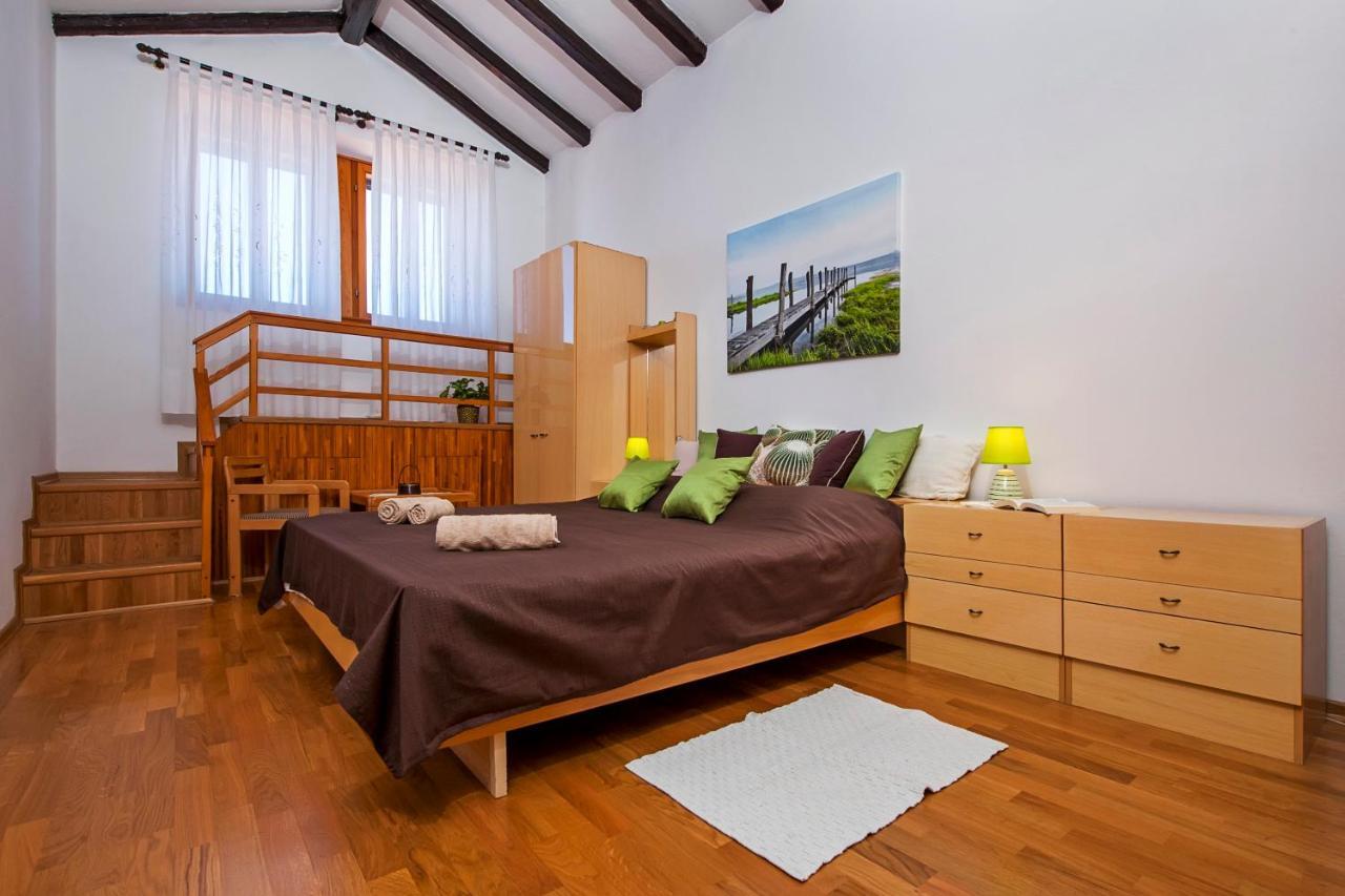 Rovigno Bella Sea View Apartment エクステリア 写真